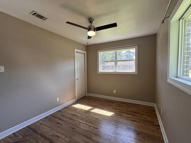 Building Photo - 309 Ivy St
