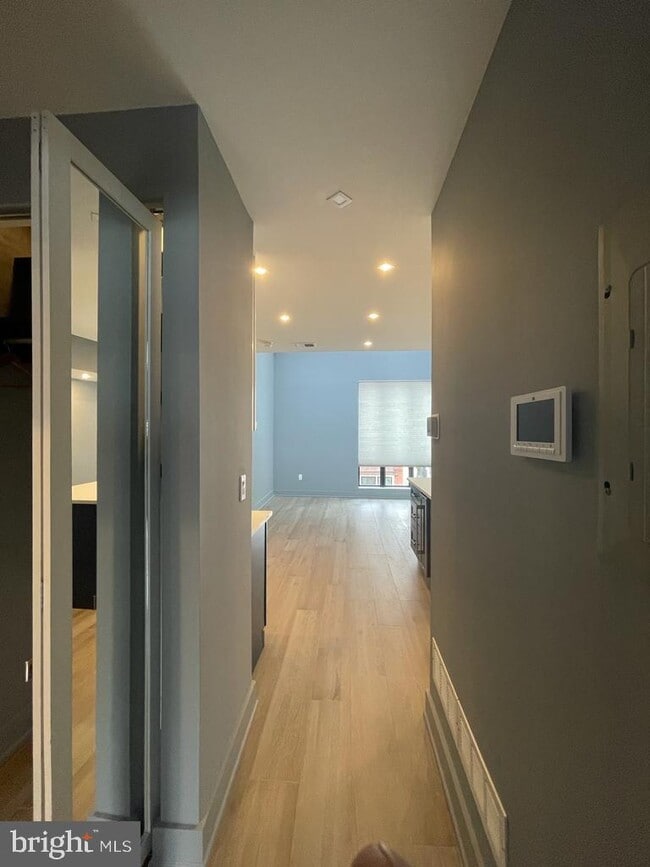 Building Photo - 527 S 20th St