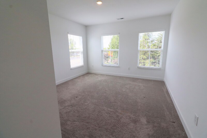Building Photo - 9316 Benton Dr