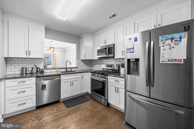 Building Photo - 1203 Delancey Way