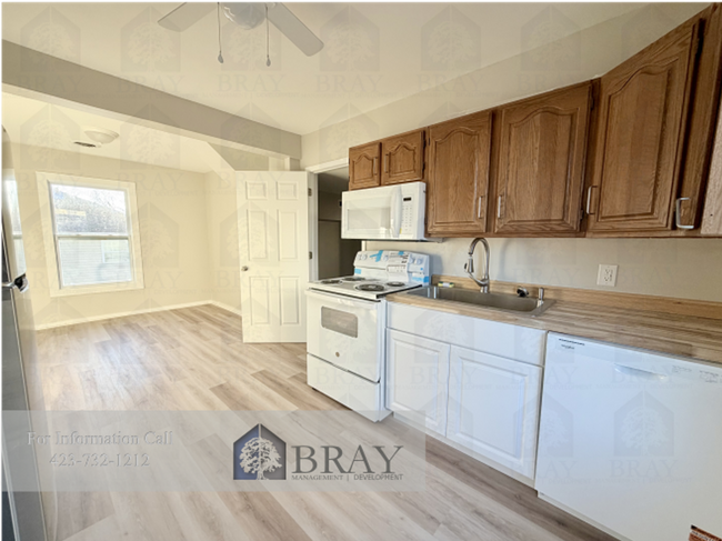 Building Photo - Recently Renovated Home with Fenced Yard in Kingsport