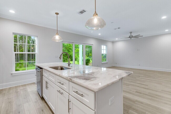 Building Photo - 105 Sugar Sands Dr