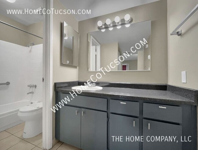 Building Photo - 3993 N Campbell Ave