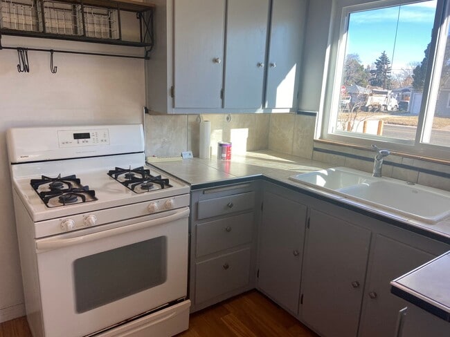 Building Photo - Beautiful 2 bedroom home in Chaffee Park with Huge Studio