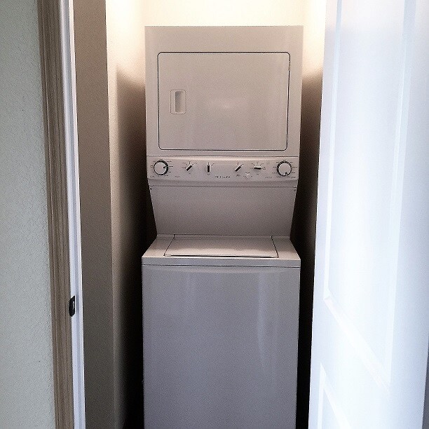 Building Photo - 232 S Slopeside Dr