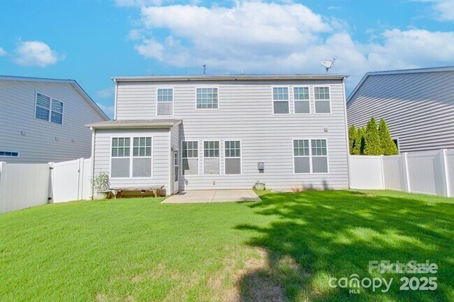 Building Photo - 149 Glade Vly Ave