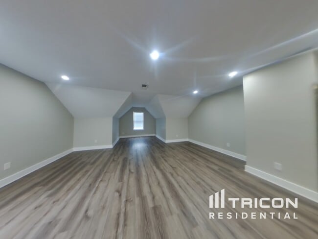 Building Photo - 4550 Talon Way
