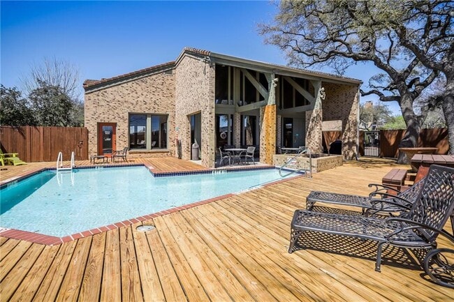 Building Photo - 8888 Tallwood Dr