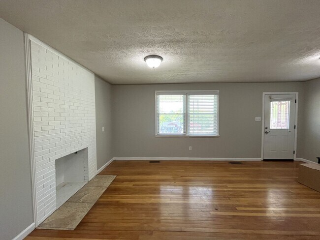 Building Photo - Great 3 Bedroom Home on Large Lot in Mount Juliet!