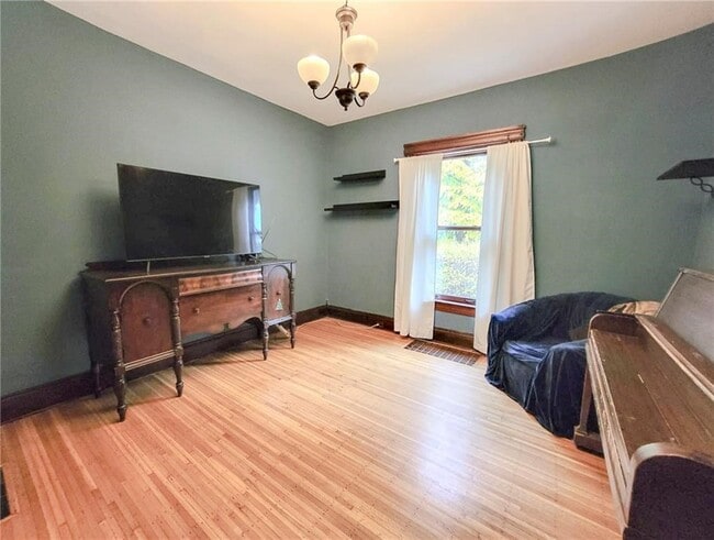 Building Photo - 44 Elmhurst St