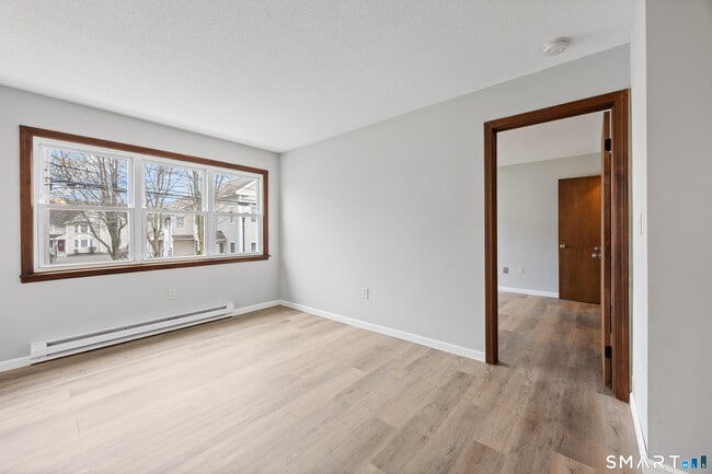 Building Photo - 46 N Cherry St