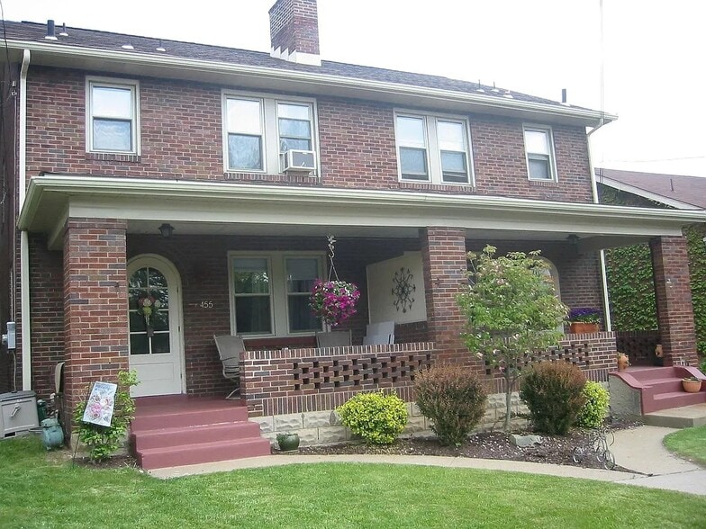 455 Marietta Pl. (left side) - 455 Marietta Pl