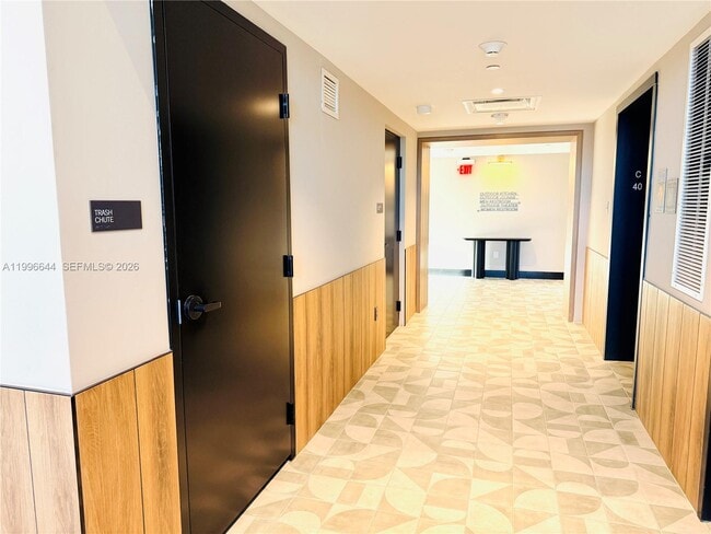 Building Photo - 121 NE 5th St