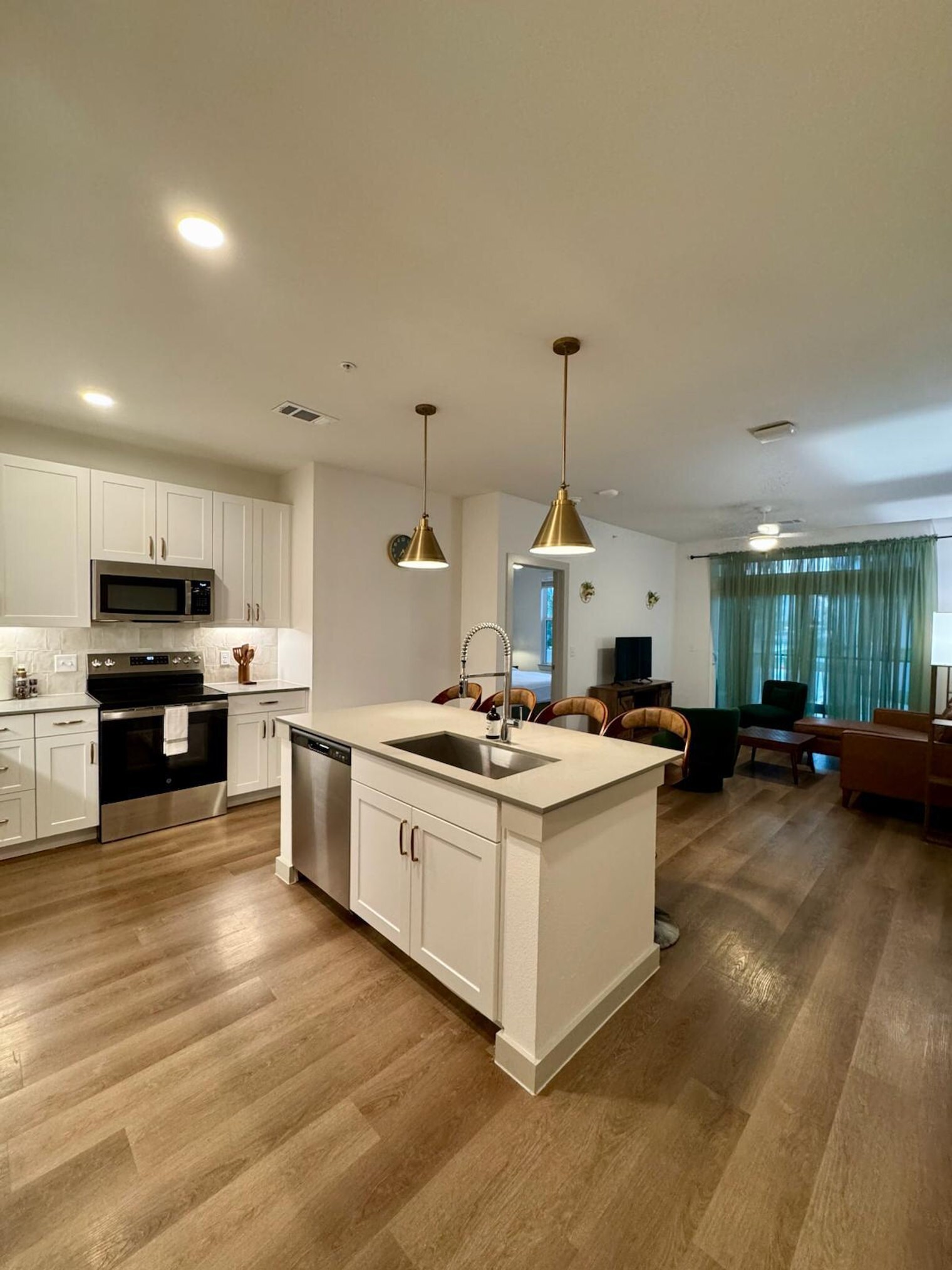 Building Photo - 1301 Leah Ave