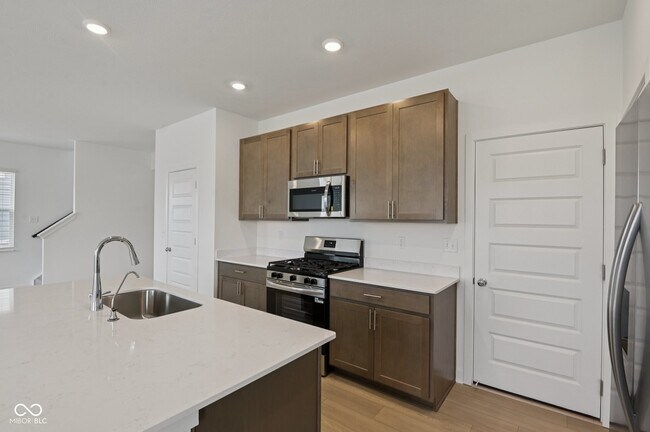 Building Photo - 15480 Postman Rd