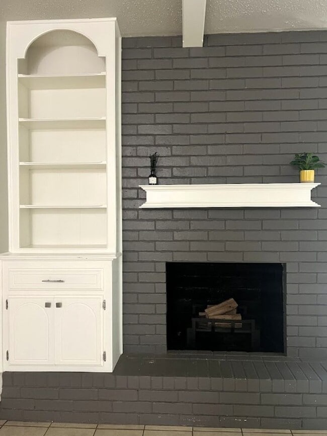 Building Photo - Your Dream Home Awaits! $500 OFF FIRST FUL...