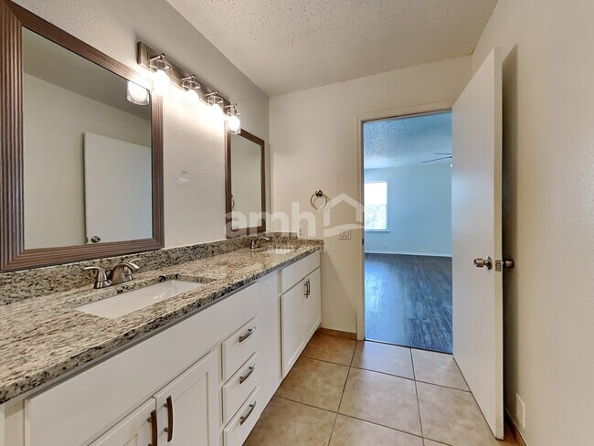 Building Photo - 6735 Ambercrest Drive