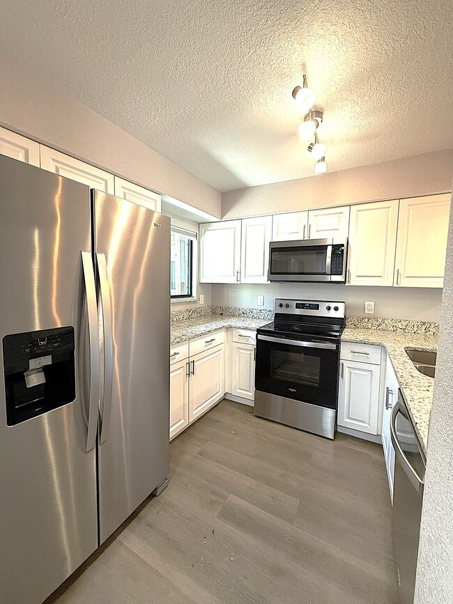Building Photo - 157 Scottsdale Square