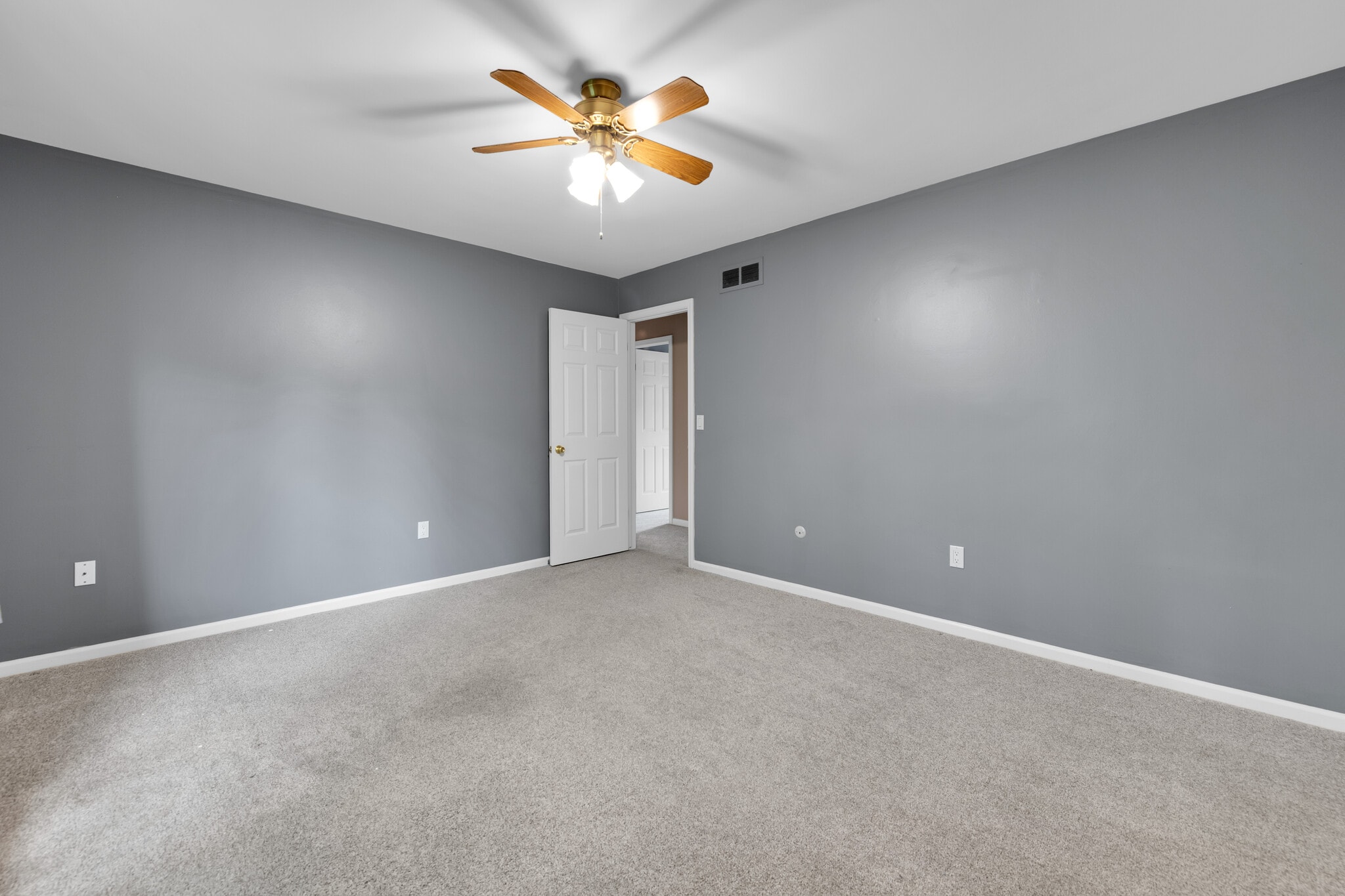 Building Photo - 34572 Bunker Hill Dr