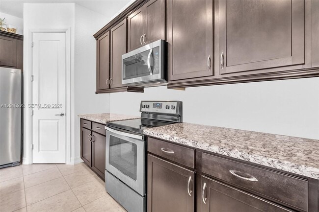Building Photo - 11568 SW 13th Ln