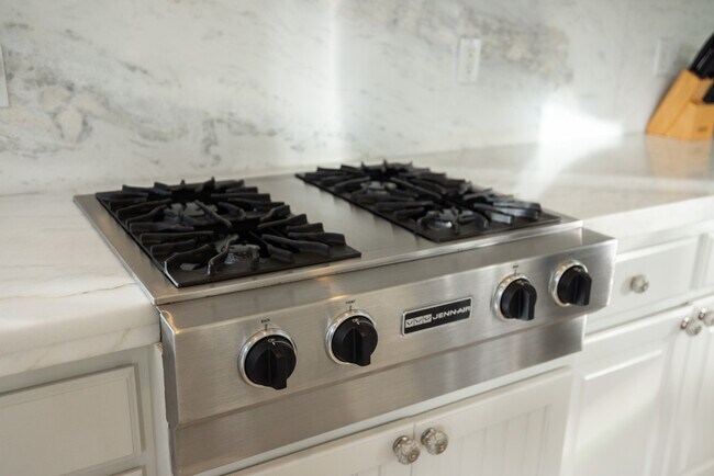 Building Photo - 10098 Wasatch Blvd