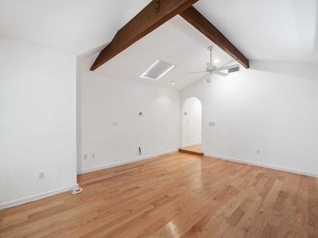 Building Photo - 11805 Hartsook St