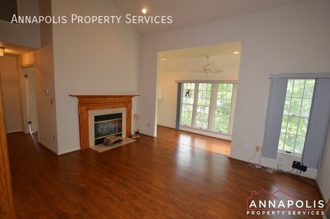 Building Photo - 2707 Summerview Way