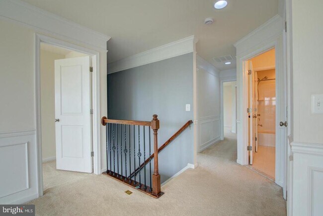 Building Photo - 42262 Knotty Oak Terrace