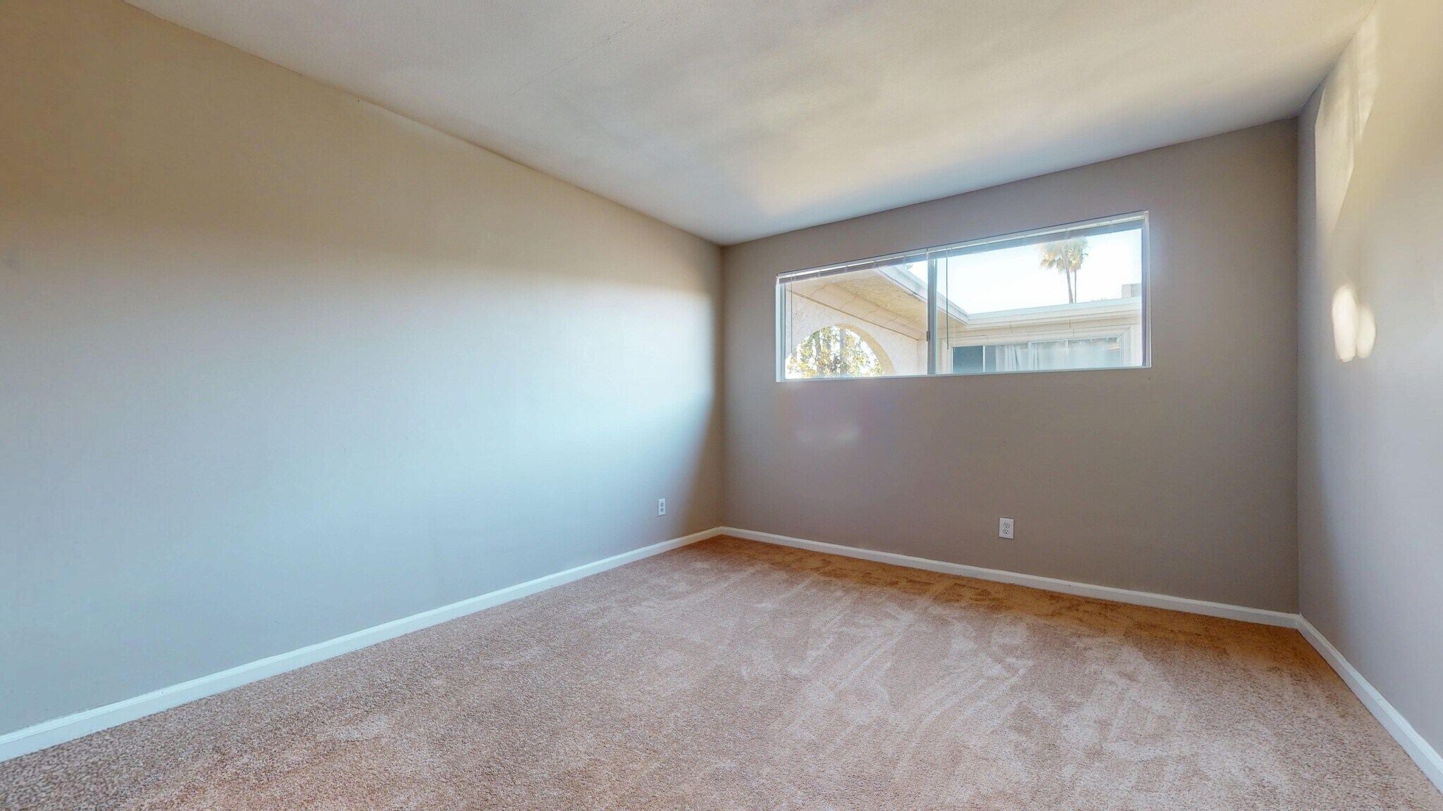 Building Photo - 20251 Cohasset St