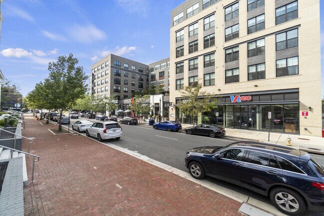 Building Photo - 801 N Fairfax St