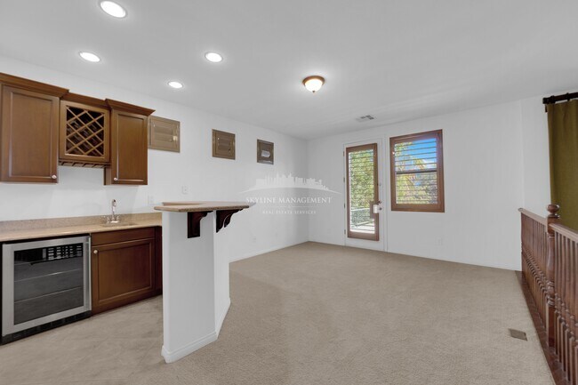 Building Photo - 8445 Cambrils Ave