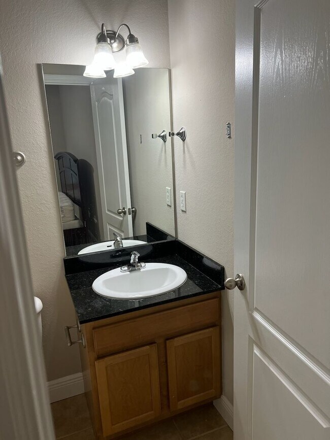 Building Photo - C2954-61 Chase Hollow