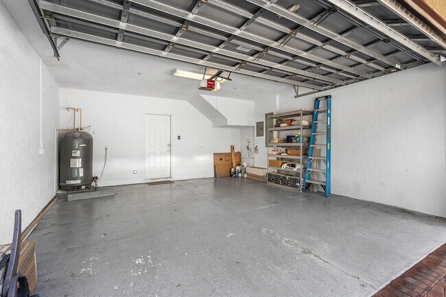 Building Photo - 3261 Estancia Wy