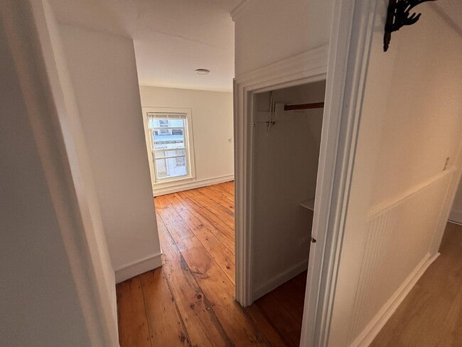 Building Photo - Large 1BR / 1Office/BR / 1BA Apartment – Near Downtown Bath!