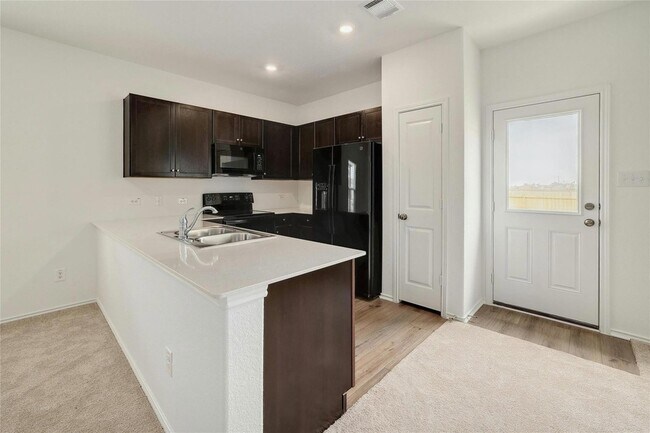 Building Photo - 916 Rancho Del Cielo Lp