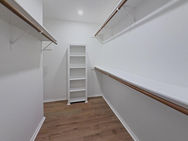 Building Photo - Perfectly Located 1-Bedroom Condo For Lease