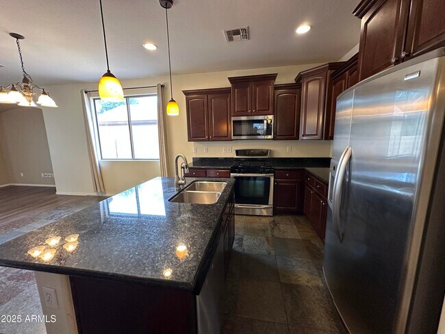 Building Photo - 2653 E Canyon Creek Dr