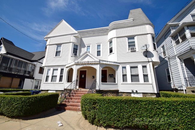 Building Photo - 85 Surrey St