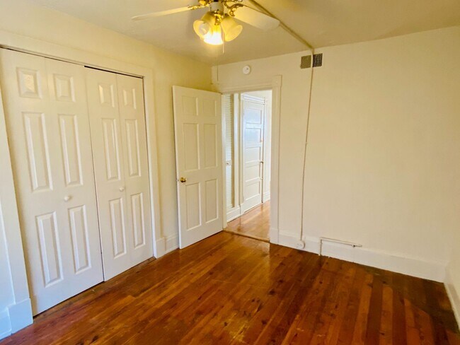 Building Photo - 3322 Ellwood Ave