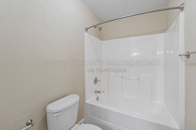 Building Photo - 815 Whispering Willow Ct