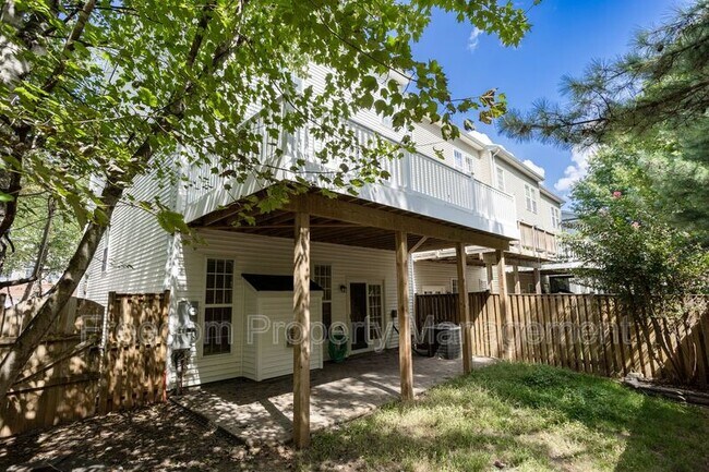 Building Photo - 16021 Pitner St