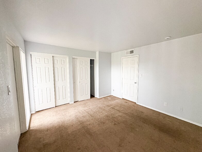 Building Photo - 6802 N 17th Ave