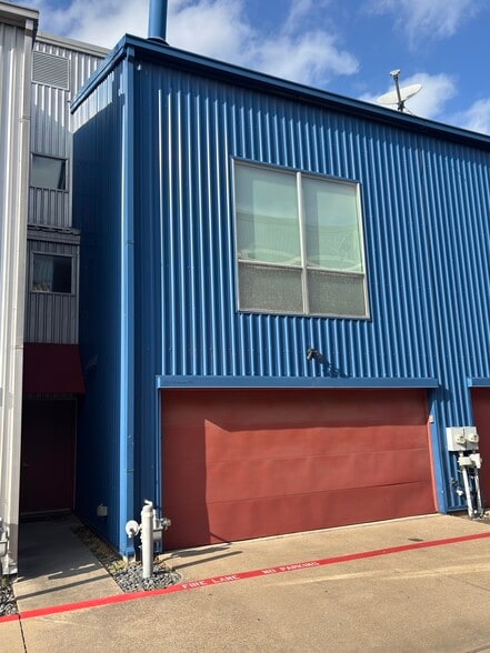 Building Photo - 4213 Dickason Ave