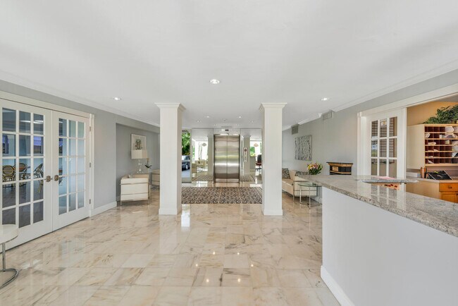 Building Photo - 2505 S Ocean Blvd
