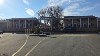 Building Photo - 725 Joralemon St