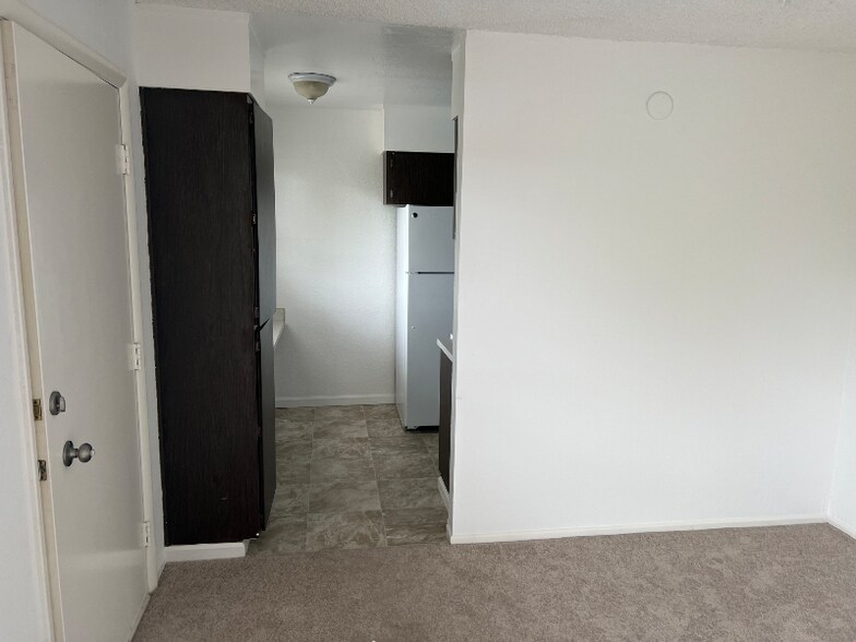 Building Photo - 500 Glenwood Cir