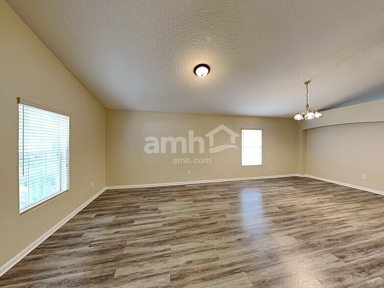 Building Photo - 62 Marisco Way