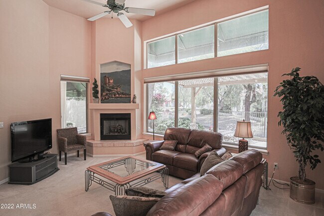 Building Photo - 4639 N Clear Creek Dr