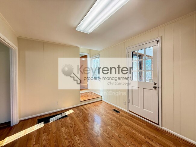 Building Photo - 1322 Koblan Dr