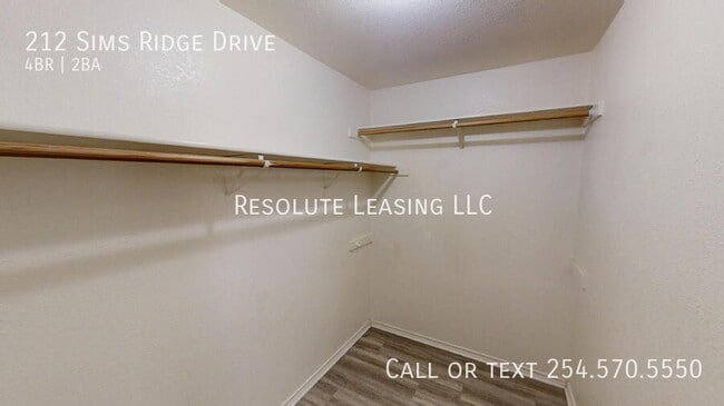 Building Photo - 212 Sims Ridge Dr